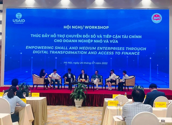 Thúc đẩy hỗ trợ chuyển đổi số và tiếp cận tài chính cho DNNVV