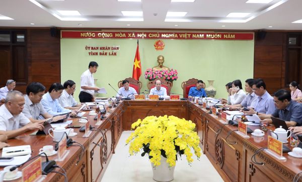 UBND tỉnh họp thông qua các nội dung trình Kỳ họp HĐND tỉnh 
