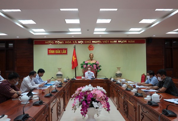 UBND họp giải quyết khó khăn, vướng mắc đối với các dự án đầu tư trên địa bàn