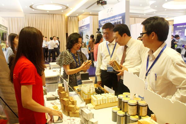 Hơn 30 doanh nghiệp, đơn vị tham gia triển lãm sản phẩm công nghệ thông tin – truyền thông