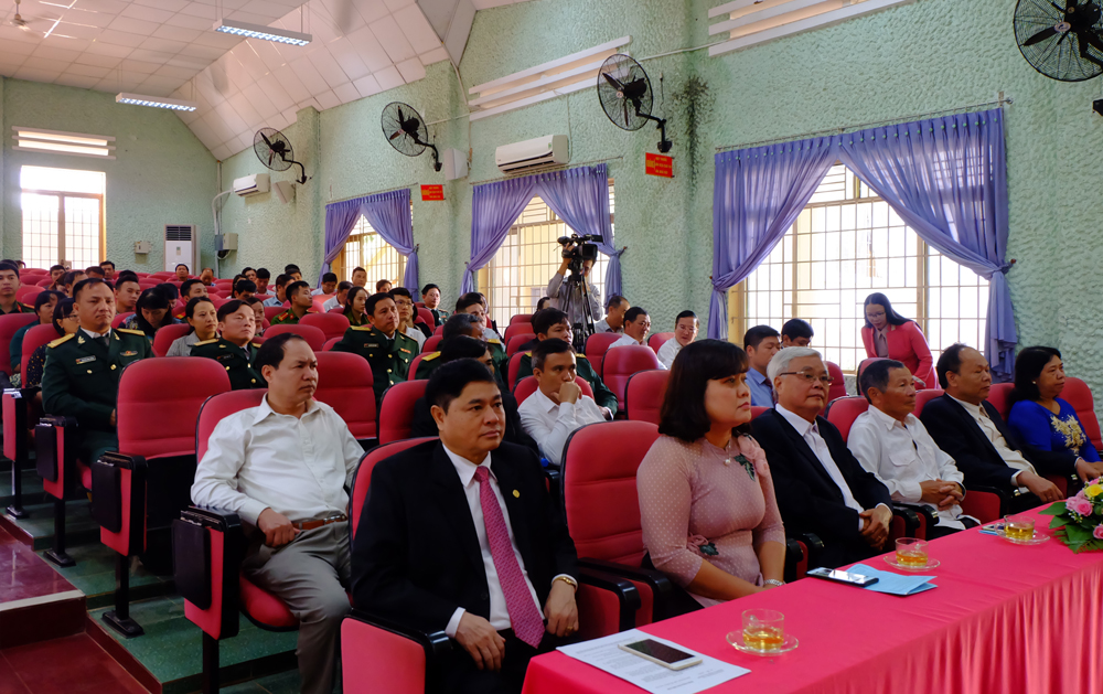 Các đại biểu tham dự buổi lễ