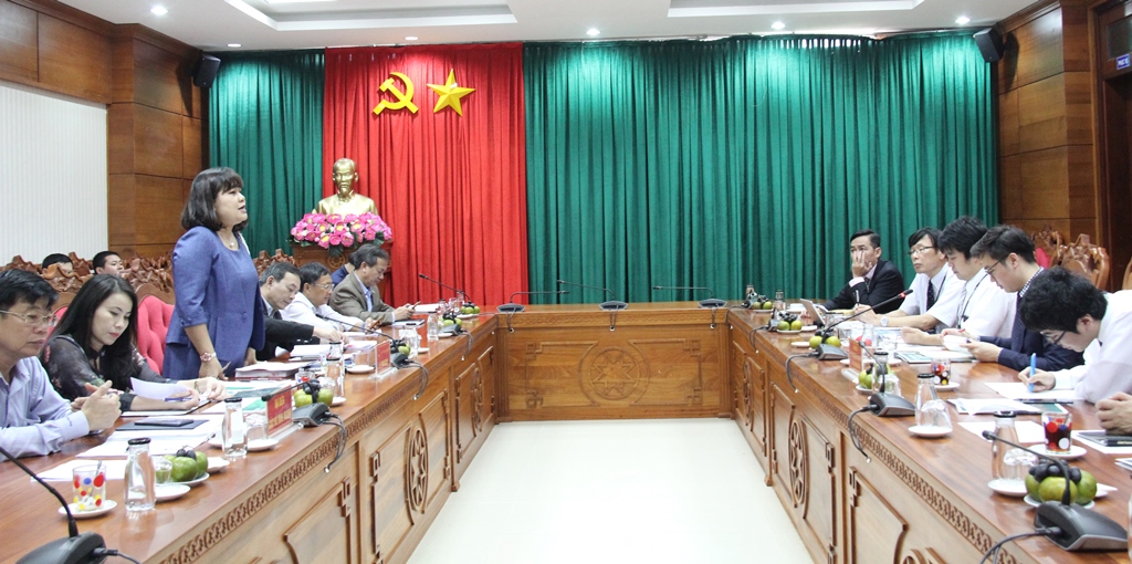 Phó Chủ tịch UBND tỉnh H’Yim Kđoh phát biểu tại buổi làm việc